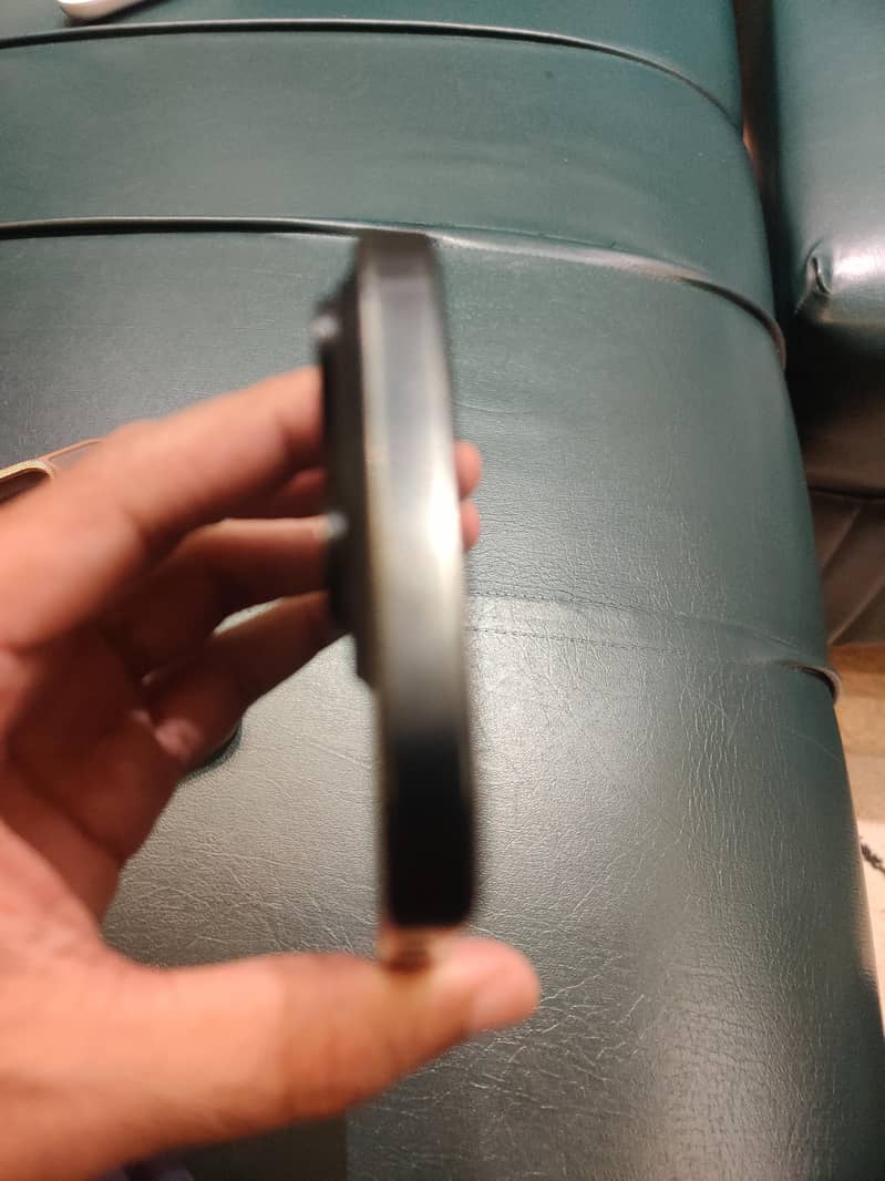 iPhone 16 Pro JV 6