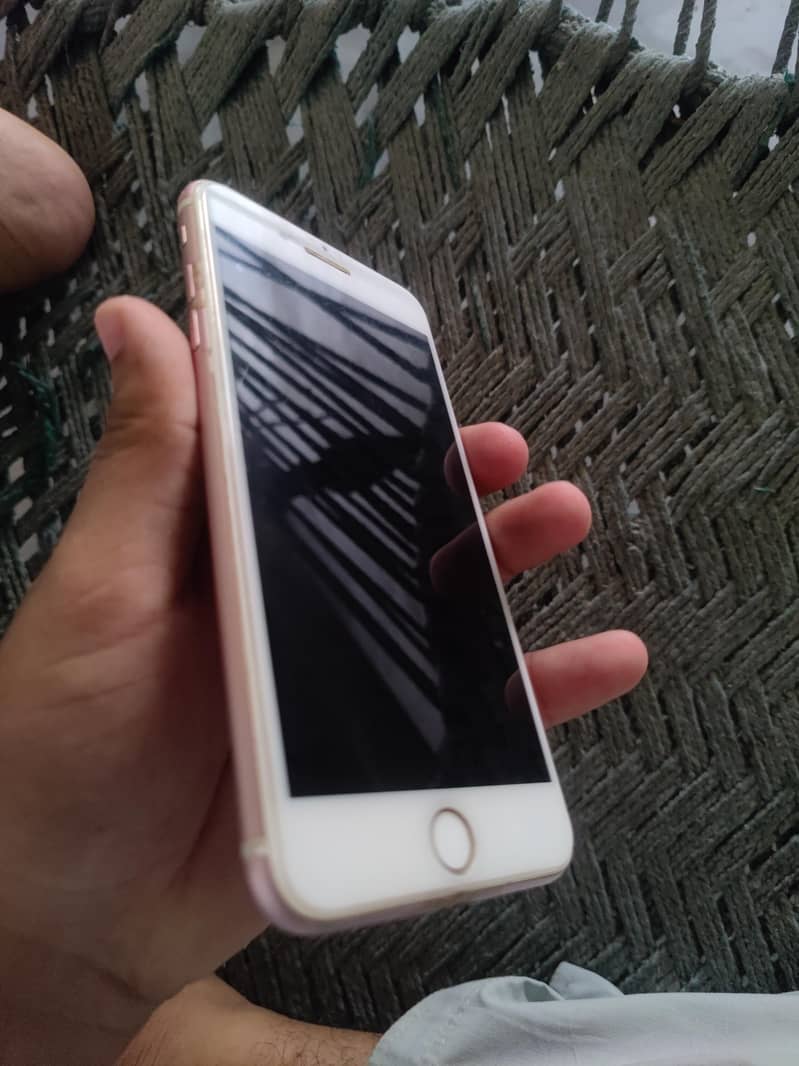 Apple iPhone 7 Plus 1
