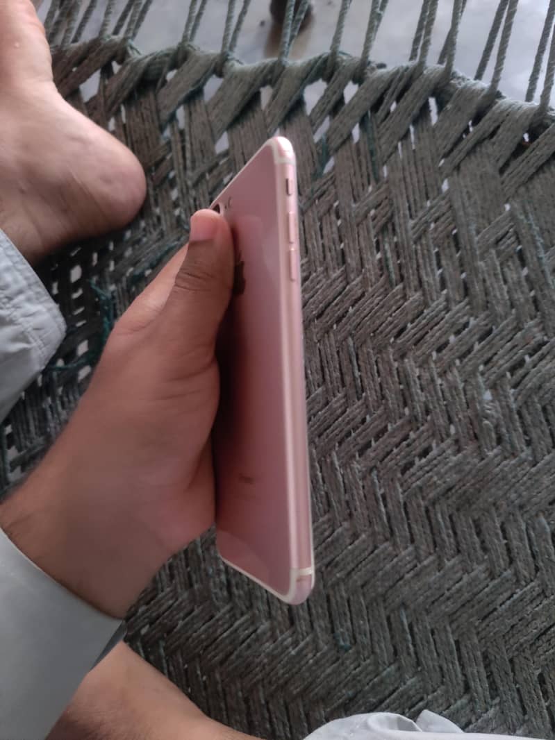 Apple iPhone 7 Plus 3