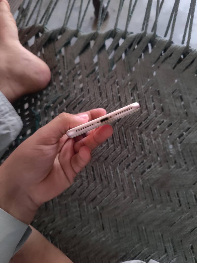 Apple iPhone 7 Plus 4