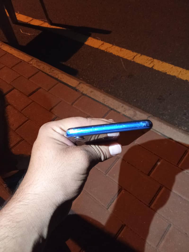 Honor 8X 4