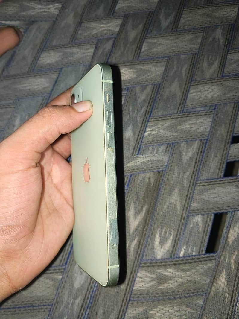 Apple iPhone 12 2