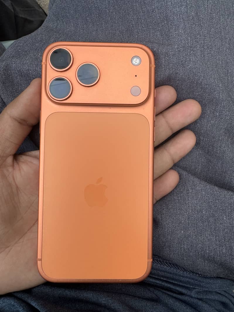 Apple iPhone 17 Pro Max 2