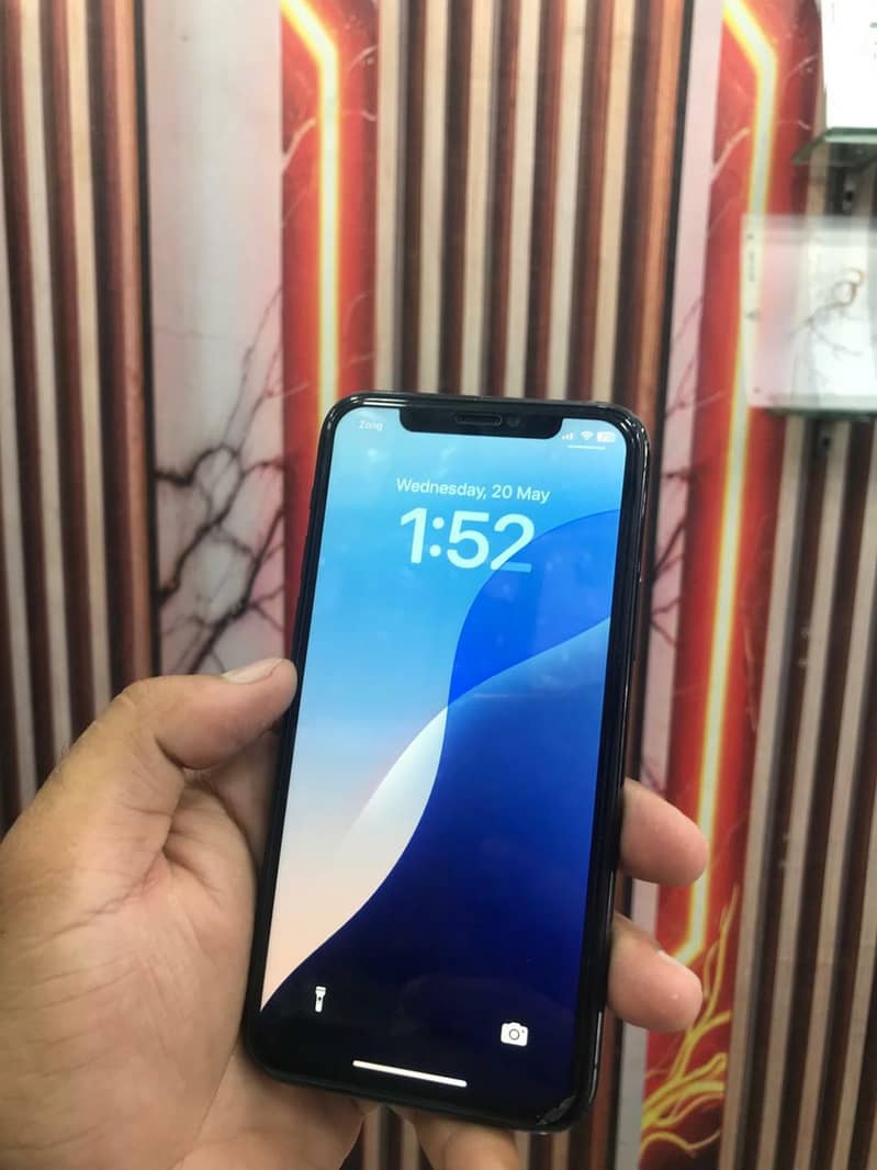 Apple iPhone 11 Pro 1