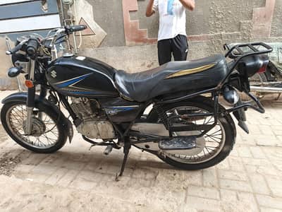selling Suzuki 150 2019 model