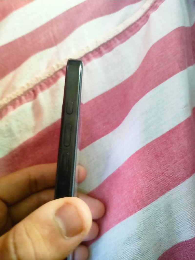 Apple iPhone 16 Pro 5