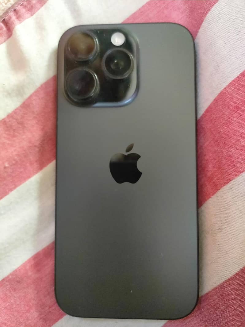 Apple iPhone 16 Pro 8