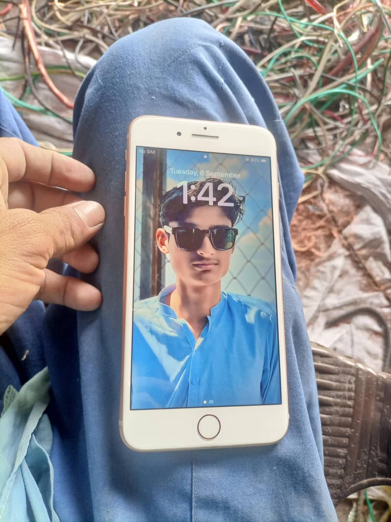 Apple iPhone 8 0