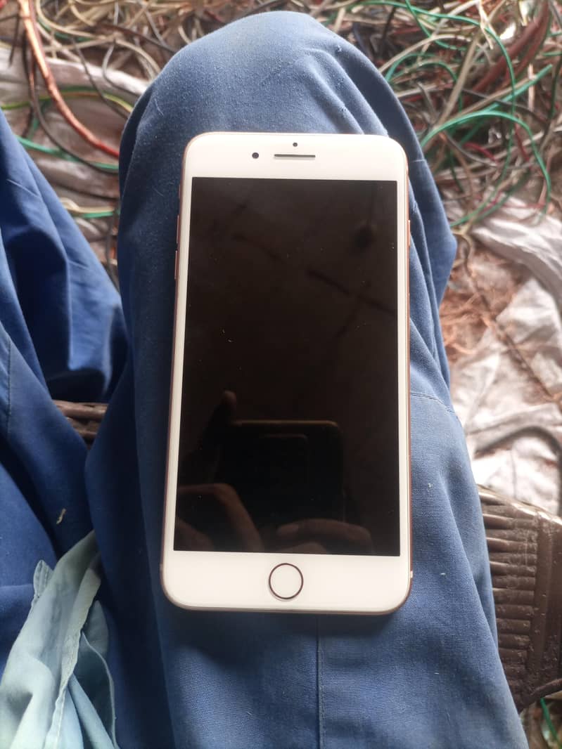 Apple iPhone 8 1