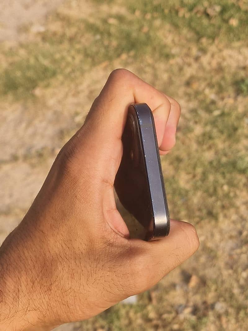 Apple iPhone 12 1