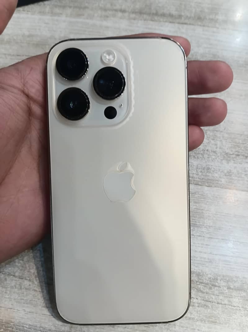 Apple iPhone 14 Pro 1