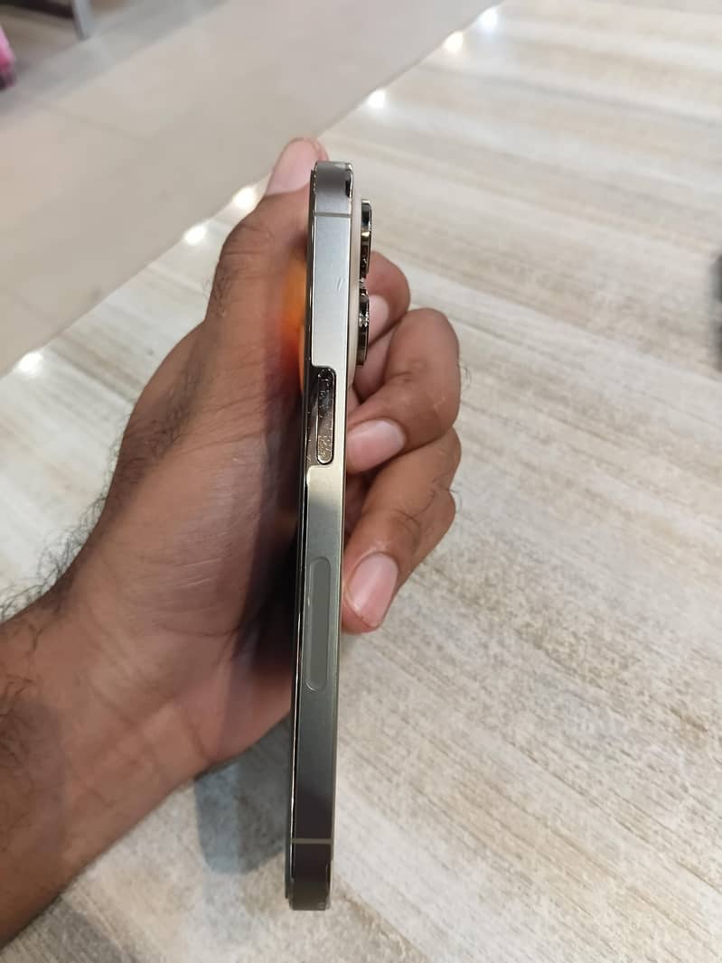 Apple iPhone 14 Pro 3