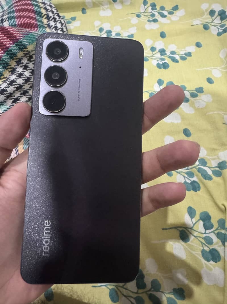 Realme C75 1