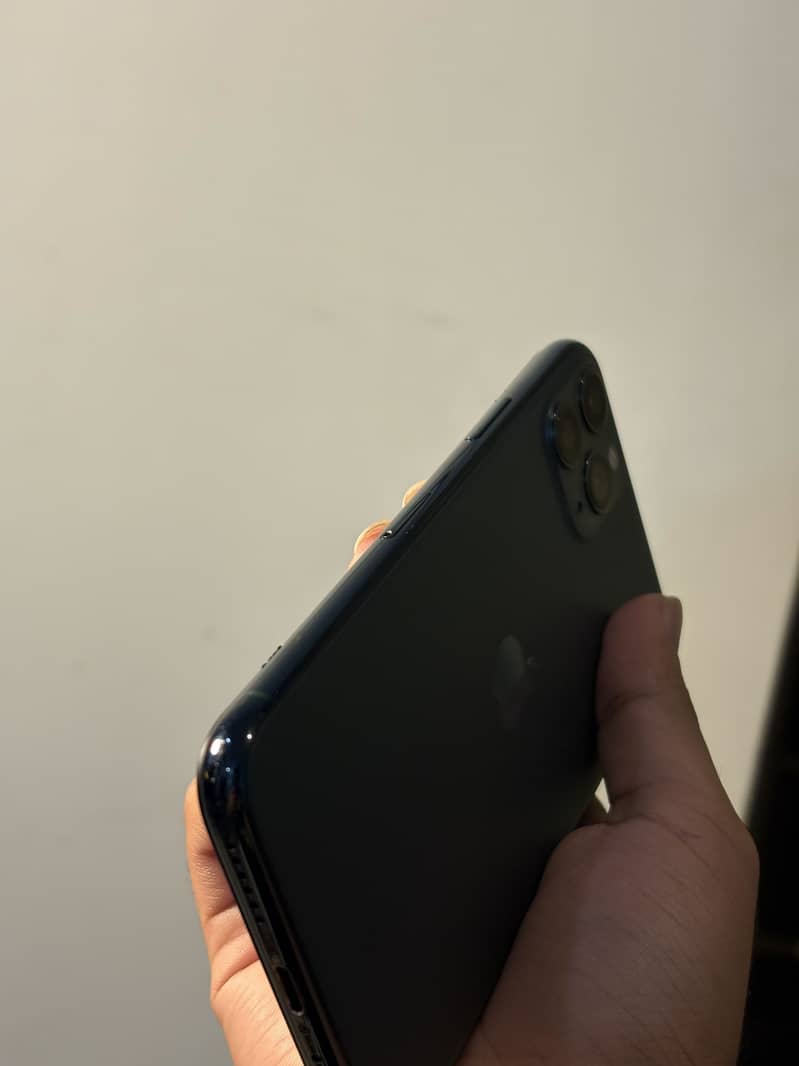 Apple iPhone 11 Pro 3