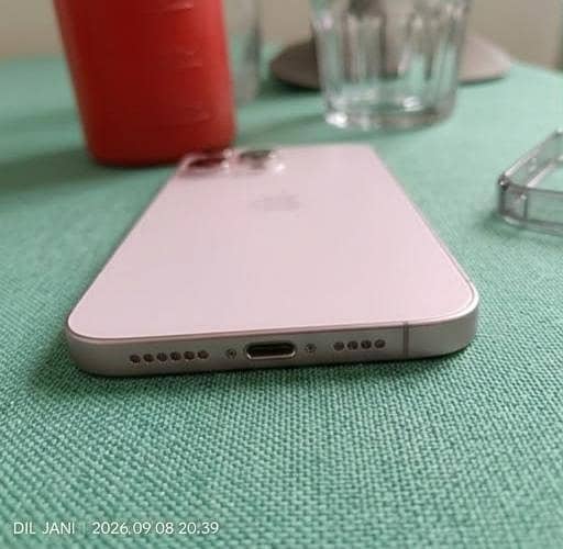 Apple iPhone 16 Pro Max 1