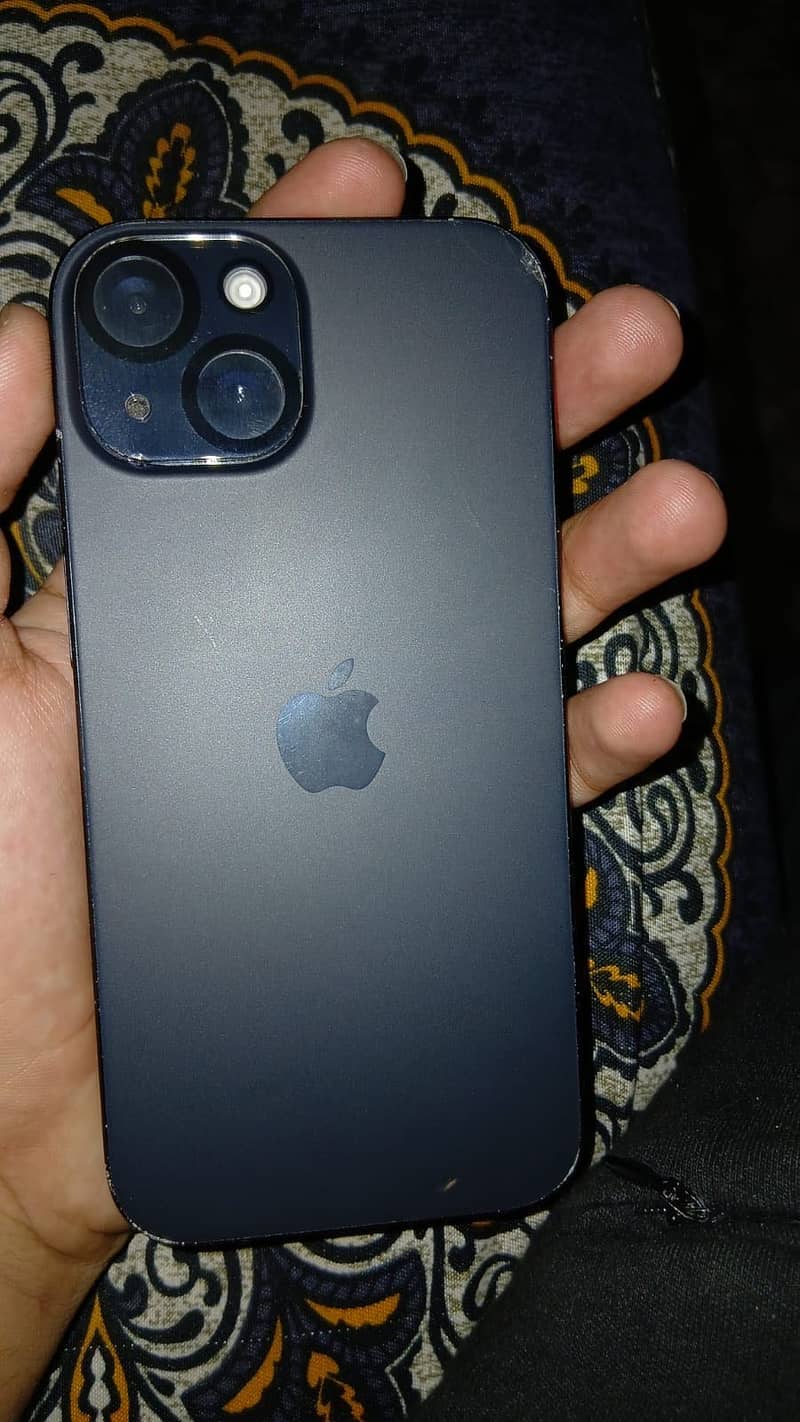 Apple iPhone 15 2