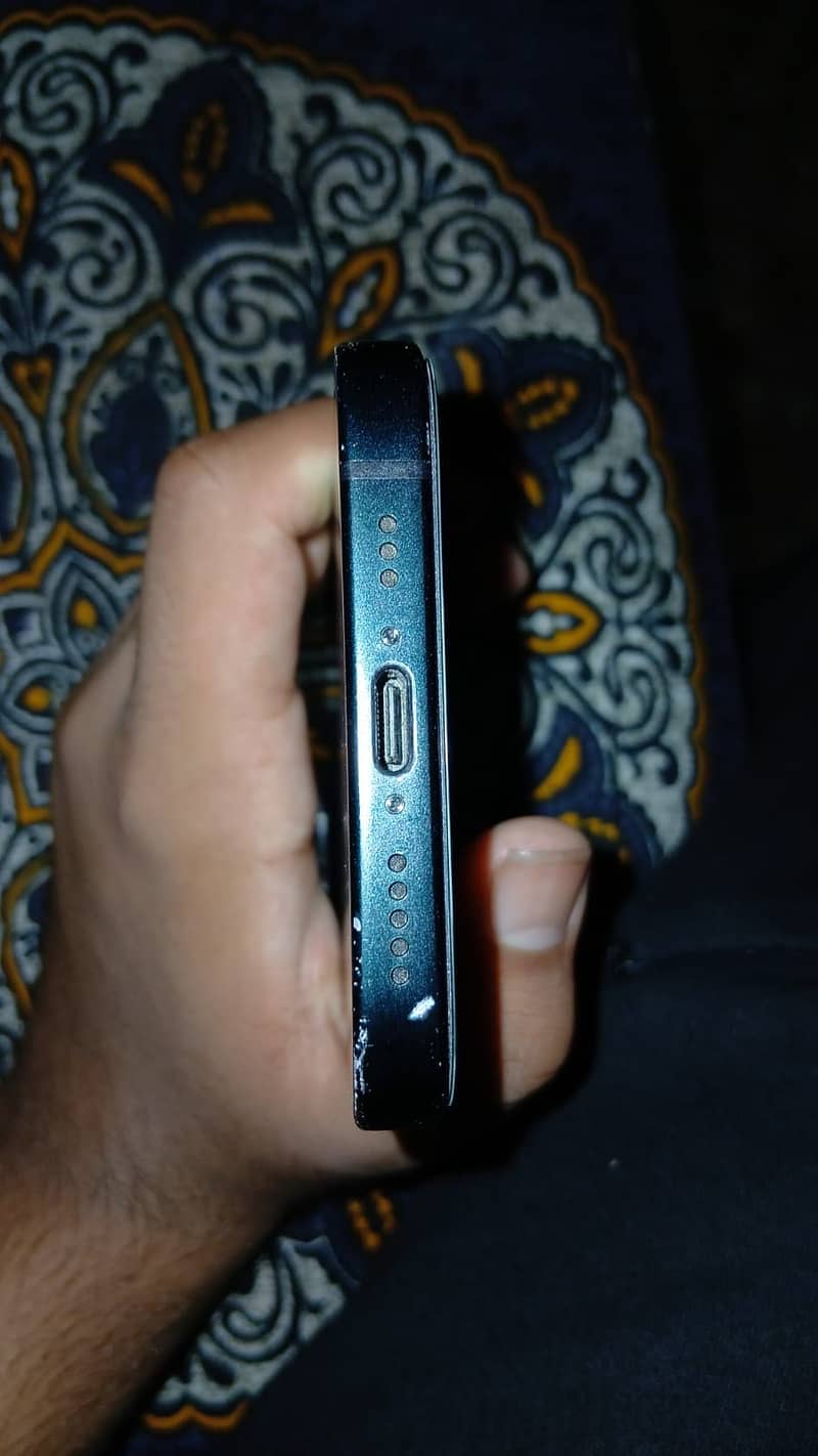 Apple iPhone 15 3