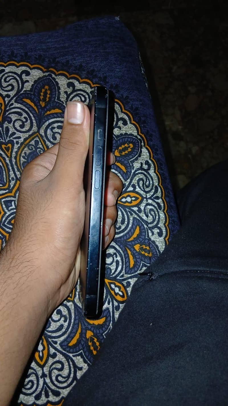 Apple iPhone 15 4