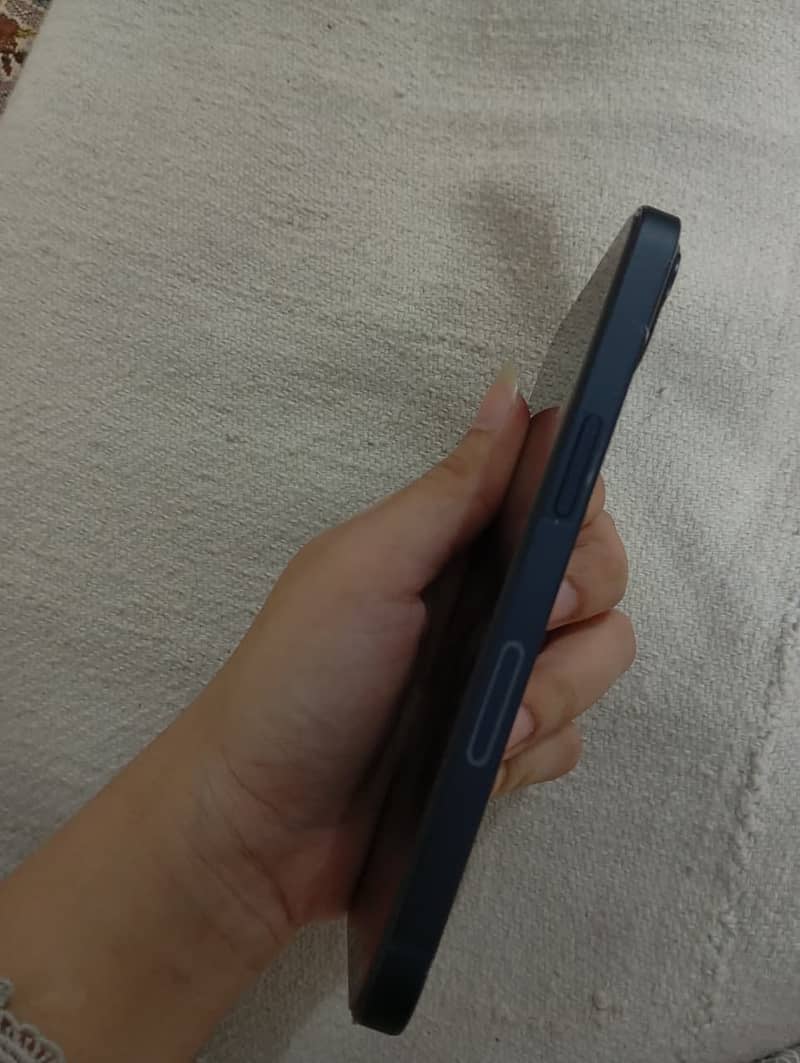 Apple iPhone 13 1