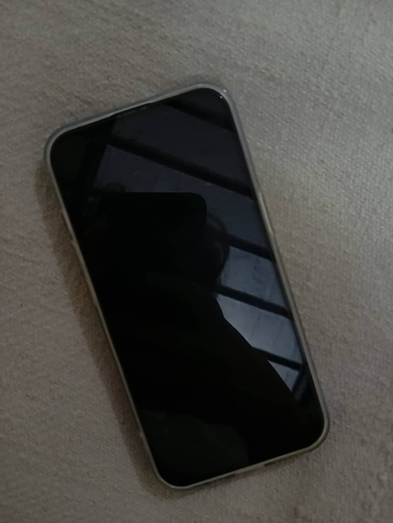 Apple iPhone 13 2