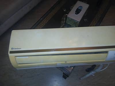 1.5 Ton Inverter AC (Excellent Condition)