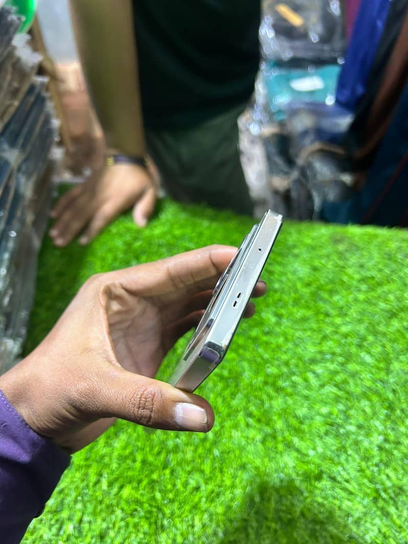 Infinix note 40 6
