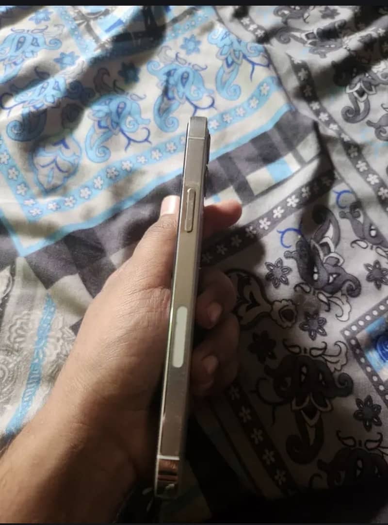 Apple iPhone 12 Pro 2