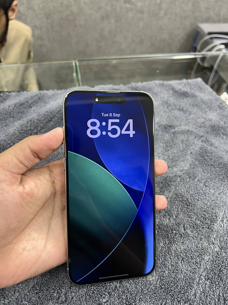 Apple iPhone 15 Pro Max 1