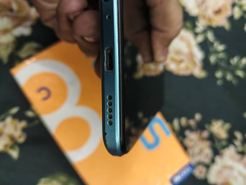 Tecno Spark 8C 6