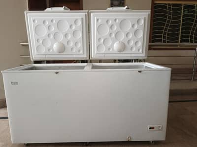 1 months k use kiya howa Haier k Double door new condition Freezer