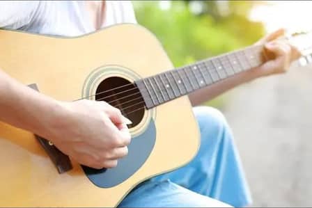 LEARN TO PLAY GUITAR