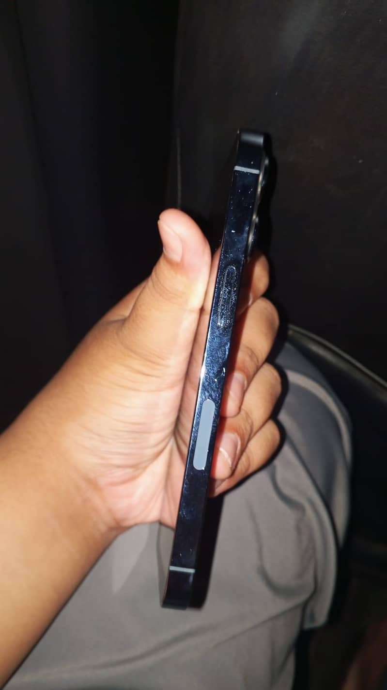 Apple iPhone 13 Pro 4