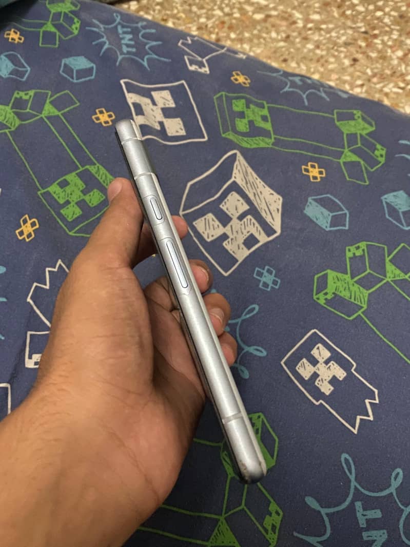 Google Pixel 7a 5