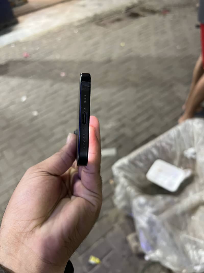 Apple iPhone 15 3