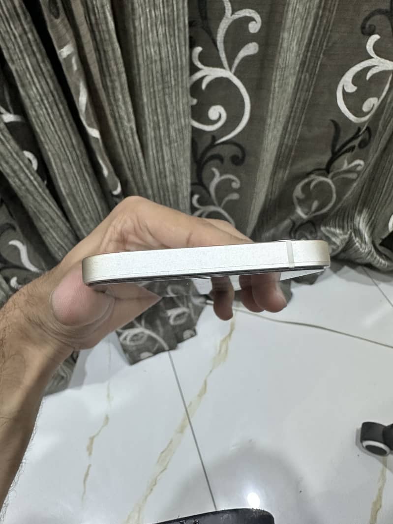 Apple iPhone 12 3