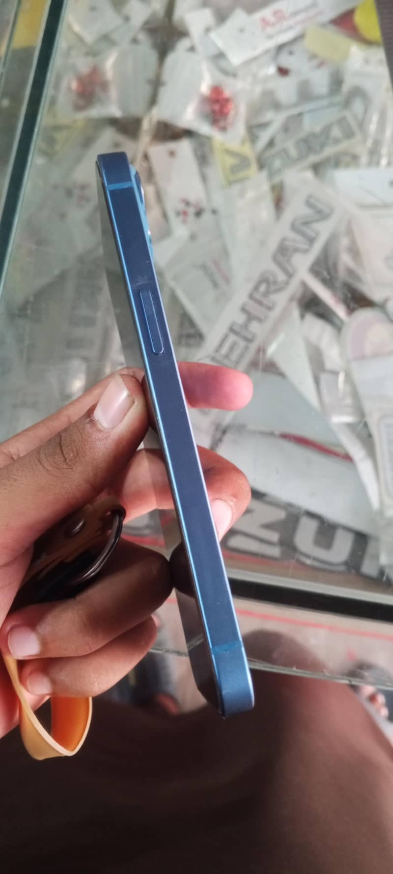 Apple iPhone 13 1