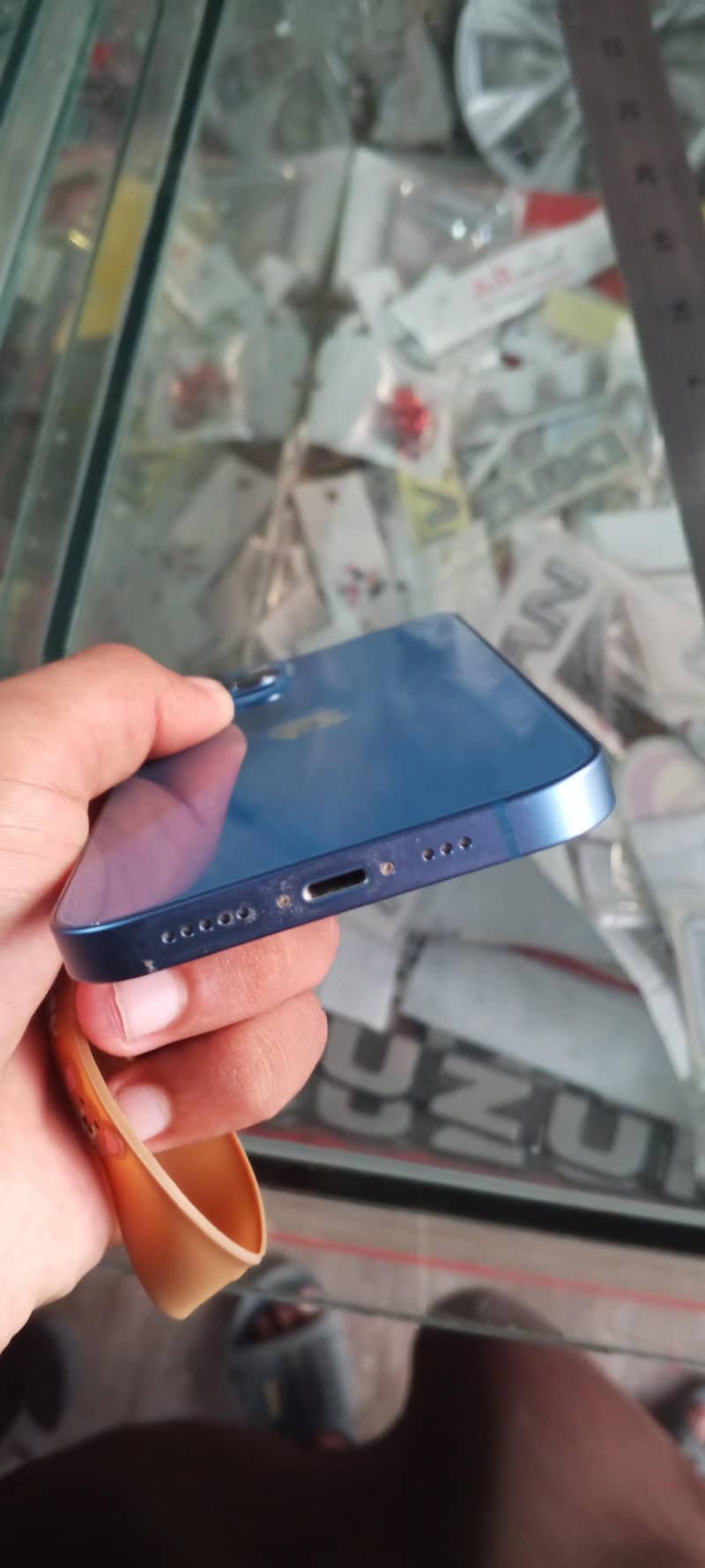 Apple iPhone 13 5