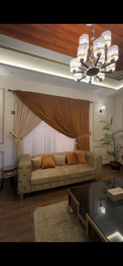 6 seater sofa like new . Condition 10/10.3&3