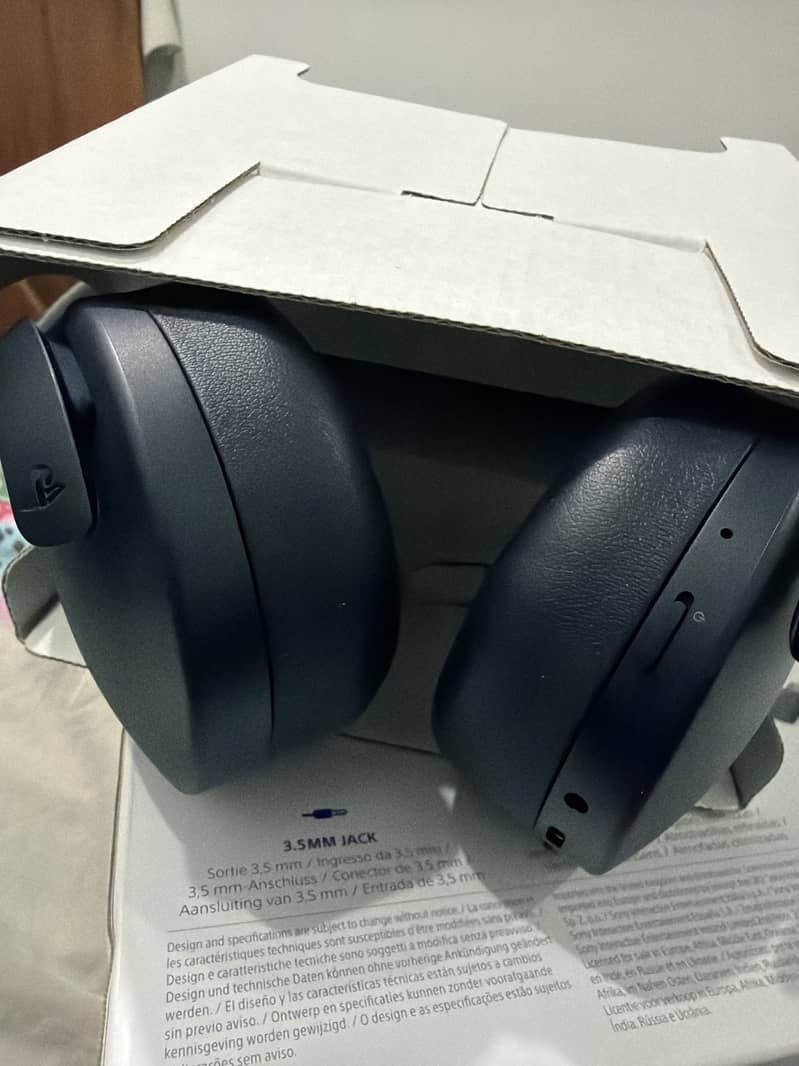 Playstation PULSE 3D wireless headset 4