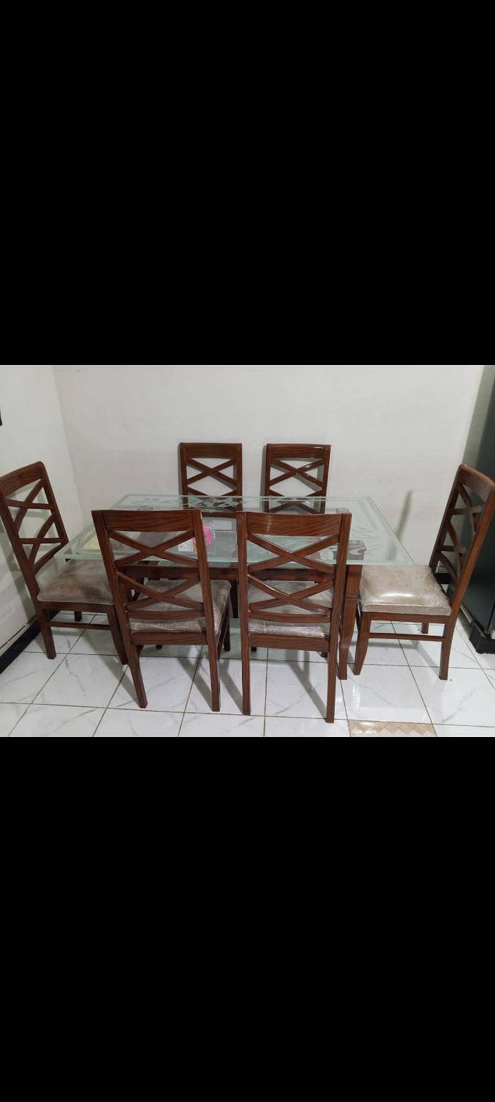 Dining table 0