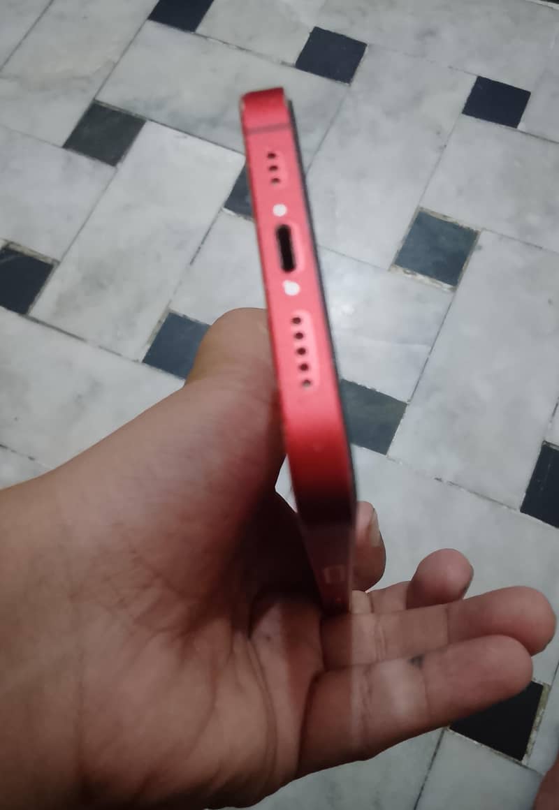 Apple iPhone 12 4
