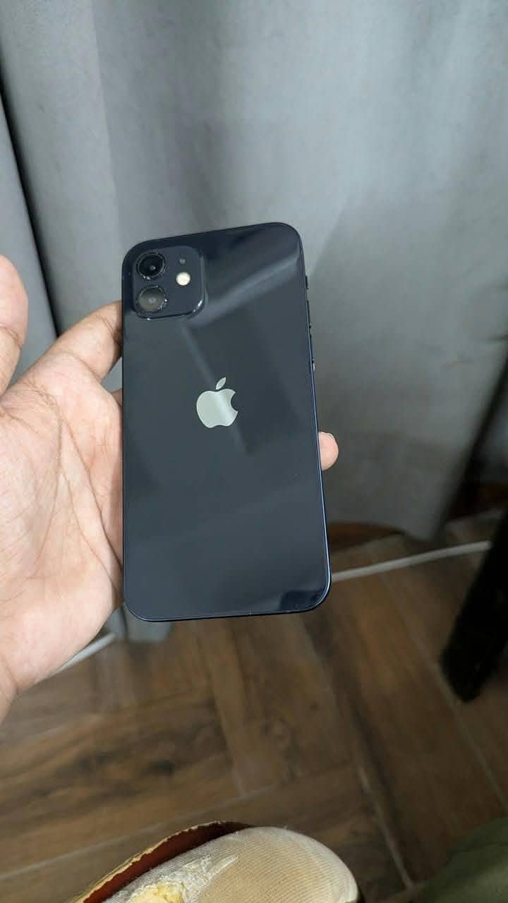 Apple iPhone 12 6
