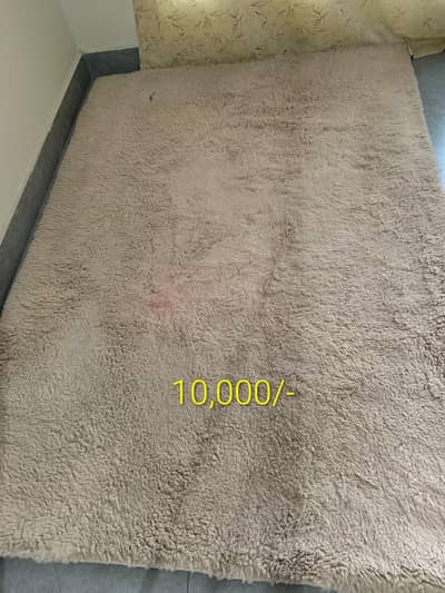 Used rug for sale. . . WhatsApp 03038928304