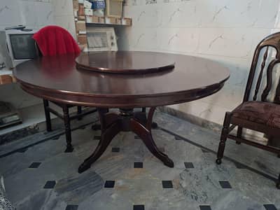 slightly use dining table and chairs