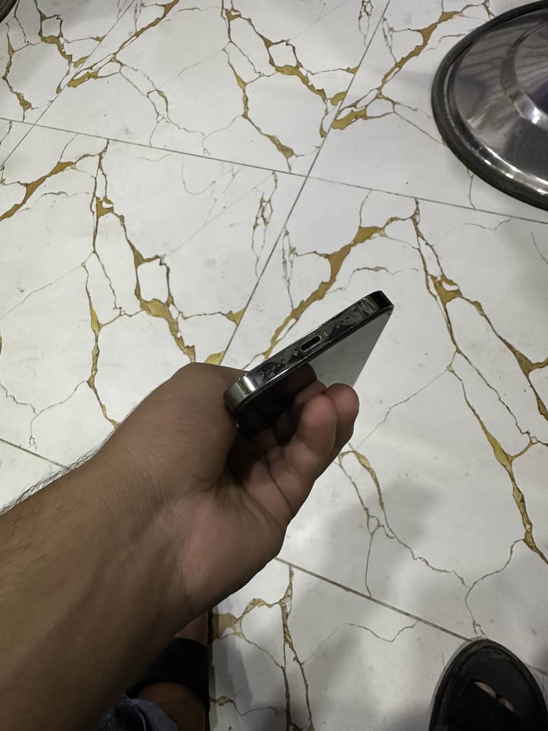 Apple iPhone 13 Pro 4