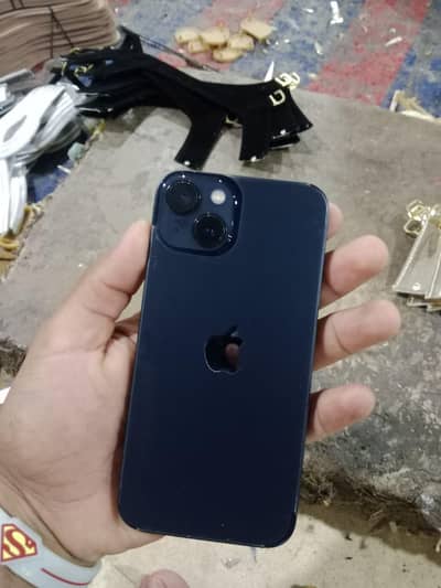 Apple iPhone 13