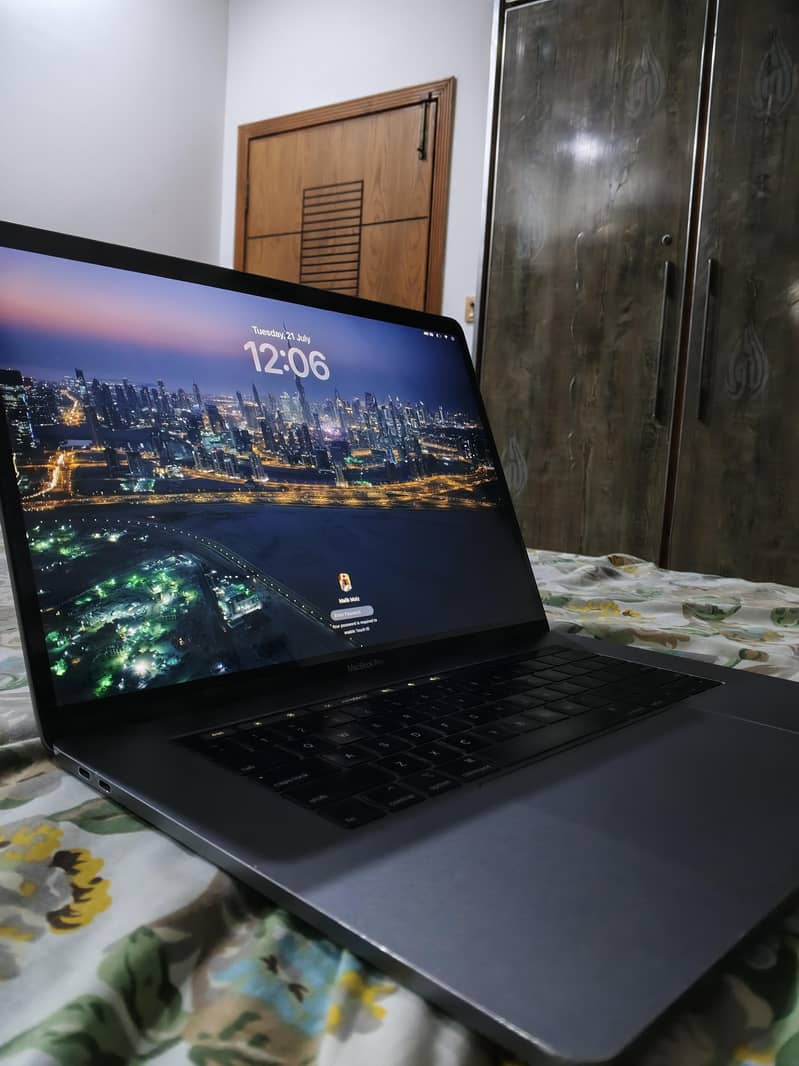 Macbook Pro 0