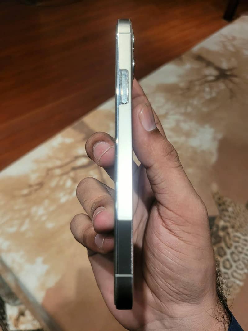 iphone 12 pro 5