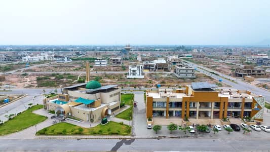 1 kanal south open plot near park masjid market for sale best location