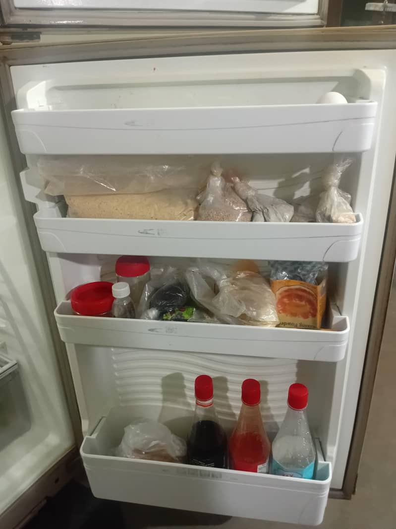 DAWLANCE REFRIGERATOR 5